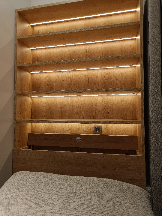 Стеллаж 1.1. с подсветкой